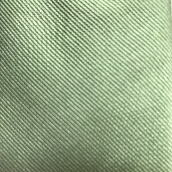 The Tie Bar Green 100% Silk Necktie - Picture 1 of 2